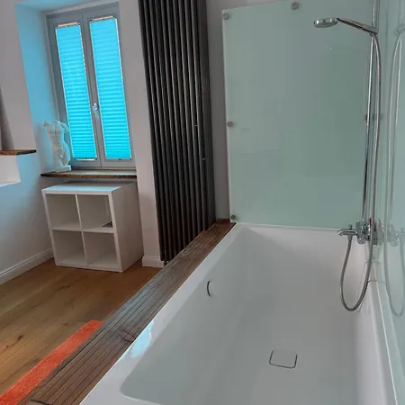 Grosse In Tierfreundlicher Hofreite Mit Poolnutzung